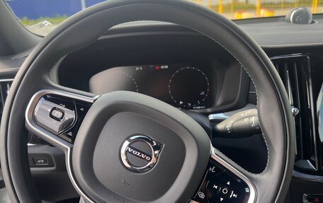 Volvo V60 Cross Country II, 2019 год, 4 300 000 рублей, 8 фотография