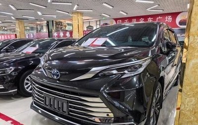 Toyota Sienna, 2022 год, 3 995 000 рублей, 1 фотография