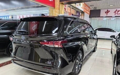Toyota Sienna, 2022 год, 3 995 000 рублей, 7 фотография