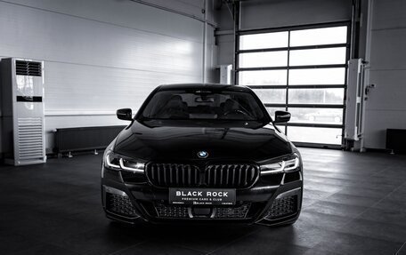 BMW 5 серия, 2021 год, 5 300 000 рублей, 2 фотография