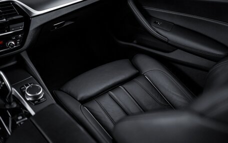 BMW 5 серия, 2021 год, 5 300 000 рублей, 26 фотография