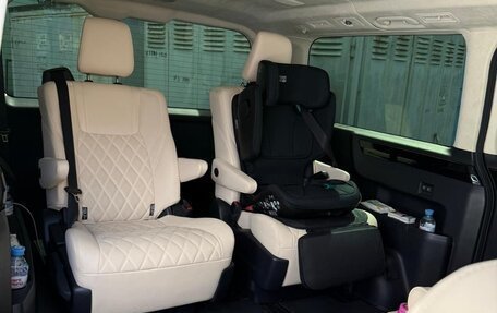 Toyota HiAce H300, 2020 год, 4 999 000 рублей, 2 фотография