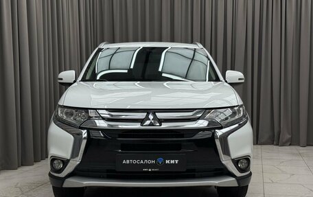 Mitsubishi Outlander III рестайлинг 3, 2016 год, 1 770 000 рублей, 2 фотография