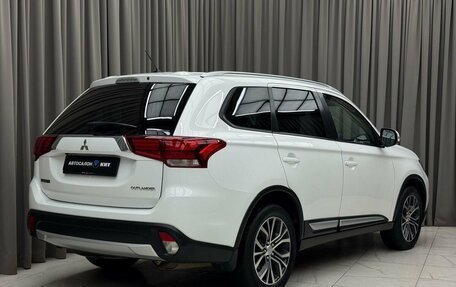 Mitsubishi Outlander III рестайлинг 3, 2016 год, 1 770 000 рублей, 4 фотография
