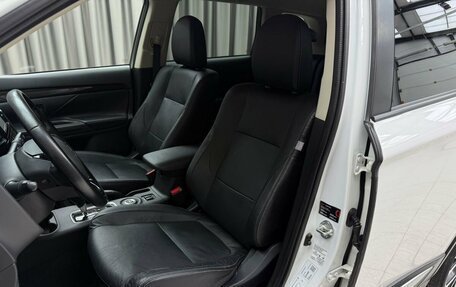 Mitsubishi Outlander III рестайлинг 3, 2016 год, 1 770 000 рублей, 8 фотография