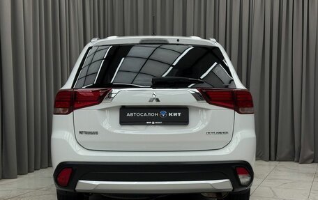 Mitsubishi Outlander III рестайлинг 3, 2016 год, 1 770 000 рублей, 5 фотография