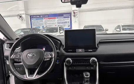 Toyota RAV4, 2021 год, 2 400 000 рублей, 2 фотография