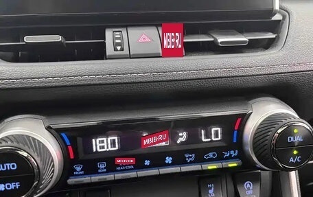 Toyota RAV4, 2021 год, 2 400 000 рублей, 10 фотография