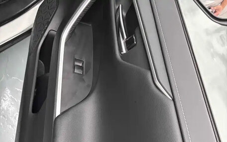 Toyota RAV4, 2021 год, 2 400 000 рублей, 12 фотография