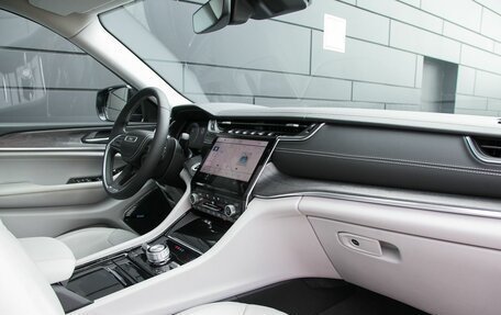 Jeep Grand Cherokee, 2021 год, 4 990 000 рублей, 13 фотография