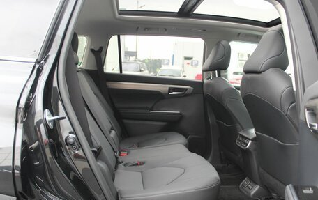 Toyota Highlander, 2025 год, 5 350 000 рублей, 24 фотография
