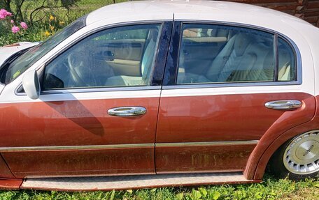 Lincoln Town Car III рестайлинг, 1998 год, 750 000 рублей, 4 фотография