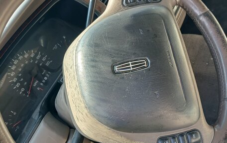 Lincoln Town Car III рестайлинг, 1998 год, 750 000 рублей, 11 фотография