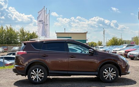 Toyota RAV4, 2017 год, 1 900 000 рублей, 10 фотография