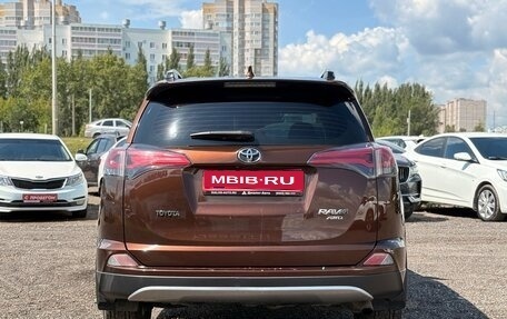 Toyota RAV4, 2017 год, 1 900 000 рублей, 8 фотография