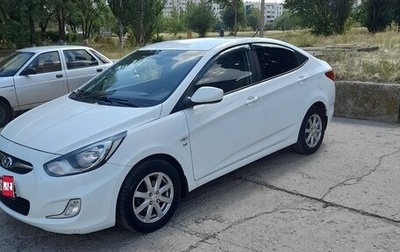 Hyundai Solaris II рестайлинг, 2014 год, 800 000 рублей, 1 фотография