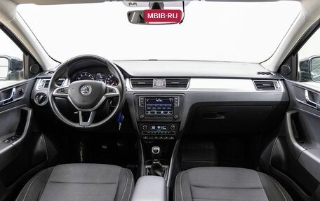 Skoda Rapid I, 2015 год, 948 000 рублей, 13 фотография