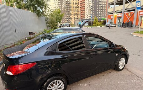 Hyundai Solaris II рестайлинг, 2011 год, 900 000 рублей, 2 фотография