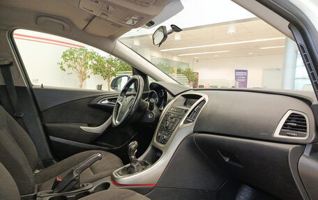 Opel Astra J, 2011 год, 496 000 рублей, 13 фотография