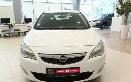 Opel Astra J, 2011 год, 496 000 рублей, 2 фотография