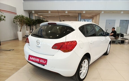 Opel Astra J, 2011 год, 496 000 рублей, 6 фотография