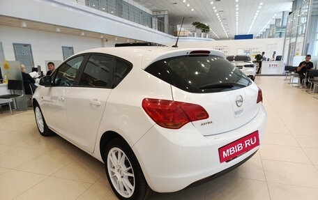 Opel Astra J, 2011 год, 496 000 рублей, 8 фотография
