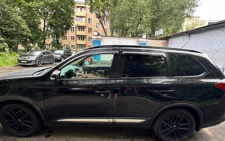 Mitsubishi Outlander III рестайлинг 3, 2015 год, 1 450 000 рублей, 4 фотография