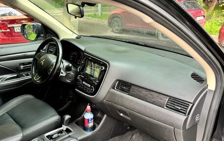 Mitsubishi Outlander III рестайлинг 3, 2015 год, 1 450 000 рублей, 7 фотография
