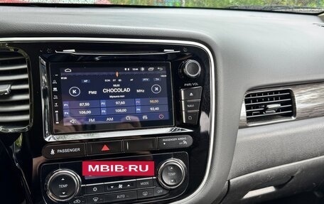 Mitsubishi Outlander III рестайлинг 3, 2015 год, 1 450 000 рублей, 9 фотография