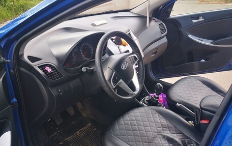 Hyundai Solaris II рестайлинг, 2011 год, 550 000 рублей, 5 фотография