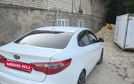 KIA Rio III рестайлинг, 2013 год, 600 000 рублей, 2 фотография