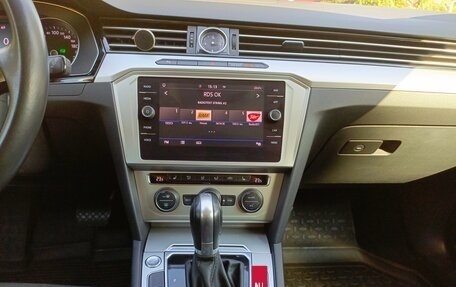 Volkswagen Passat B8 рестайлинг, 2019 год, 2 100 000 рублей, 11 фотография