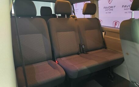 Volkswagen Caravelle T5, 2014 год, 1 980 000 рублей, 5 фотография