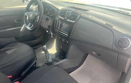 Renault Logan II, 2019 год, 890 000 рублей, 12 фотография