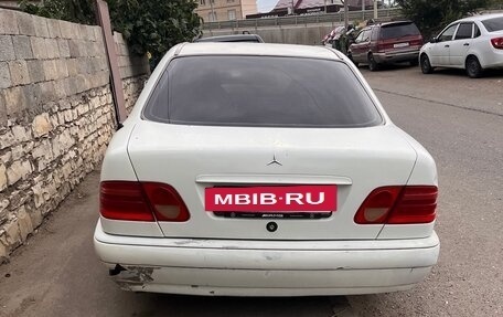 Mercedes-Benz E-Класс, 1996 год, 150 000 рублей, 2 фотография