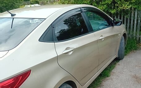 Hyundai Solaris II рестайлинг, 2013 год, 730 000 рублей, 9 фотография