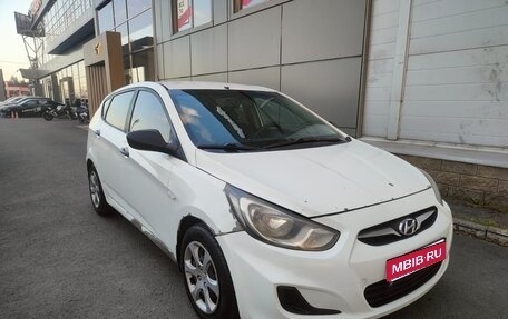 Hyundai Solaris II рестайлинг, 2011 год, 450 000 рублей, 1 фотография