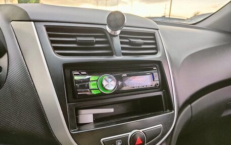 Hyundai Solaris II рестайлинг, 2011 год, 450 000 рублей, 17 фотография