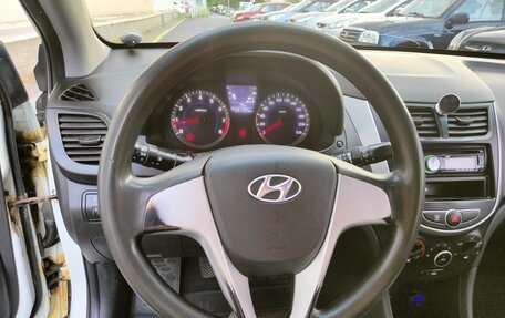 Hyundai Solaris II рестайлинг, 2011 год, 450 000 рублей, 13 фотография