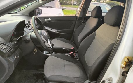 Hyundai Solaris II рестайлинг, 2011 год, 450 000 рублей, 14 фотография