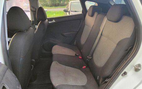 Hyundai Solaris II рестайлинг, 2011 год, 450 000 рублей, 19 фотография