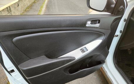 Hyundai Solaris II рестайлинг, 2011 год, 450 000 рублей, 15 фотография
