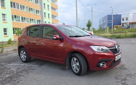 Renault Sandero II рестайлинг, 2019 год, 1 100 000 рублей, 2 фотография