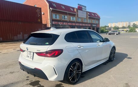 BMW 1 серия, 2019 год, 1 900 000 рублей, 3 фотография
