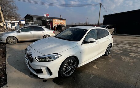 BMW 1 серия, 2019 год, 1 900 000 рублей, 14 фотография