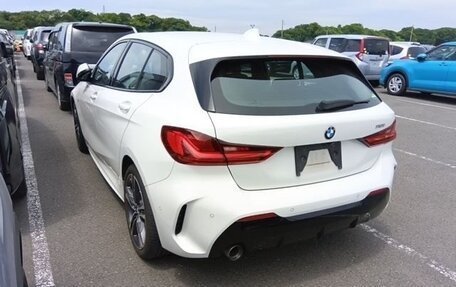 BMW 1 серия, 2019 год, 1 900 000 рублей, 17 фотография