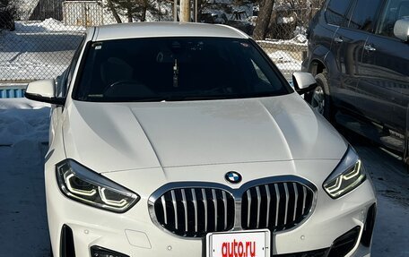 BMW 1 серия, 2019 год, 1 900 000 рублей, 15 фотография