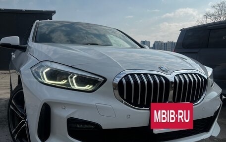 BMW 1 серия, 2019 год, 1 900 000 рублей, 13 фотография