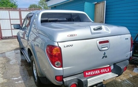Mitsubishi L200 III рестайлинг, 2006 год, 1 100 000 рублей, 2 фотография