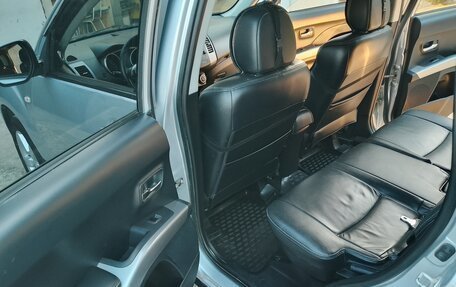 Mitsubishi Outlander III рестайлинг 3, 2008 год, 1 080 000 рублей, 10 фотография